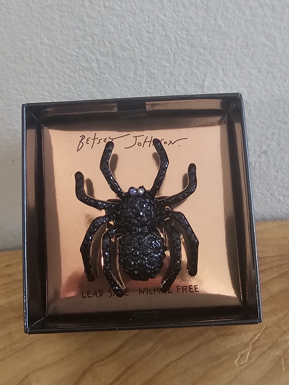 Betsey Johnson Black Spider Ring - Picture 2 of 4